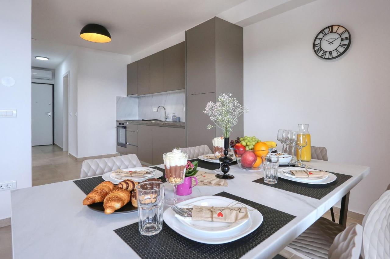 Apartments Bonaca With Jacuzzi ปริฟลากา ภายนอก รูปภาพ